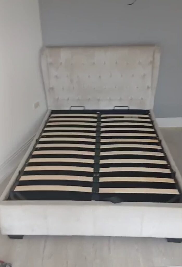 4 bedroom house removal in St Albans AL3 master bedroom bed move